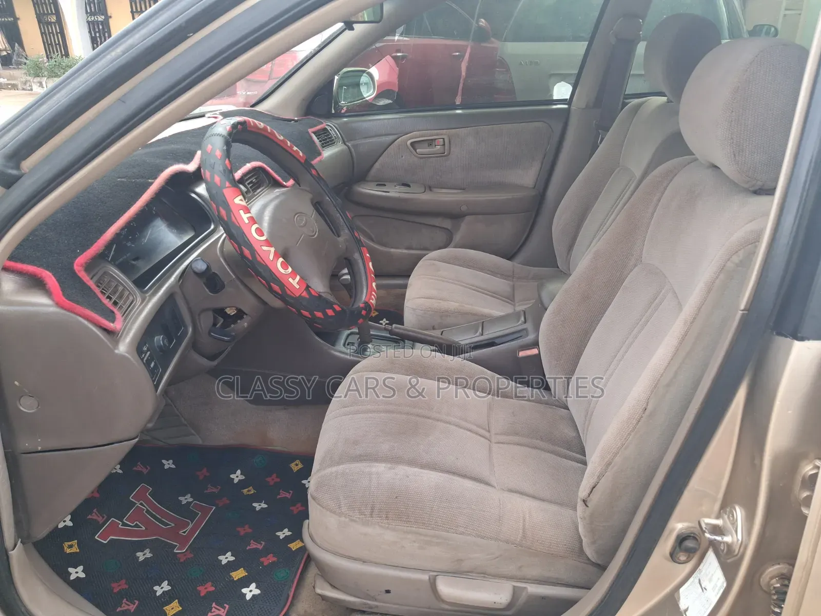 Toyota Camry 2000 Gold