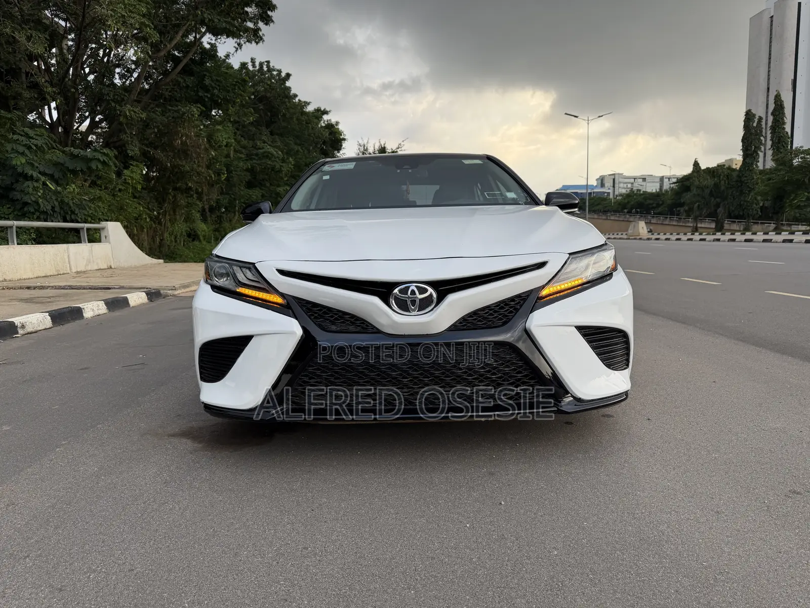 Toyota Camry XSE (2.5L 4cyl 8A) 2019 White