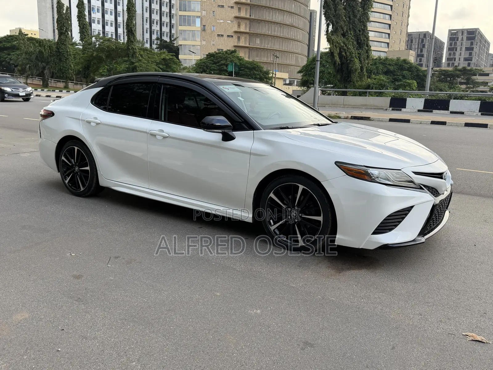 Toyota Camry XSE (2.5L 4cyl 8A) 2019 White