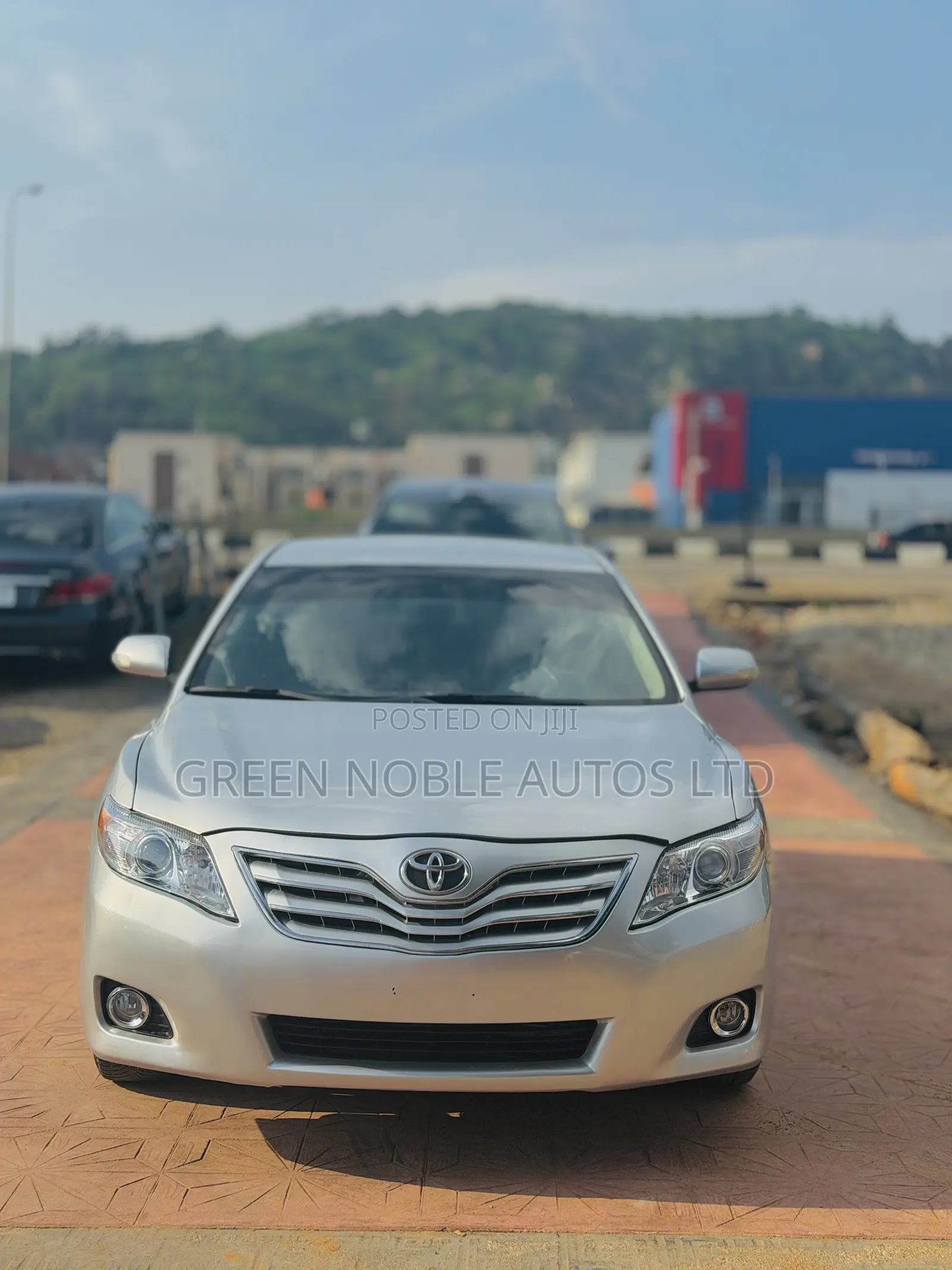 Toyota Camry LE 4dr Sedan (2.5L 4cyl 6AM) 2010 Silver