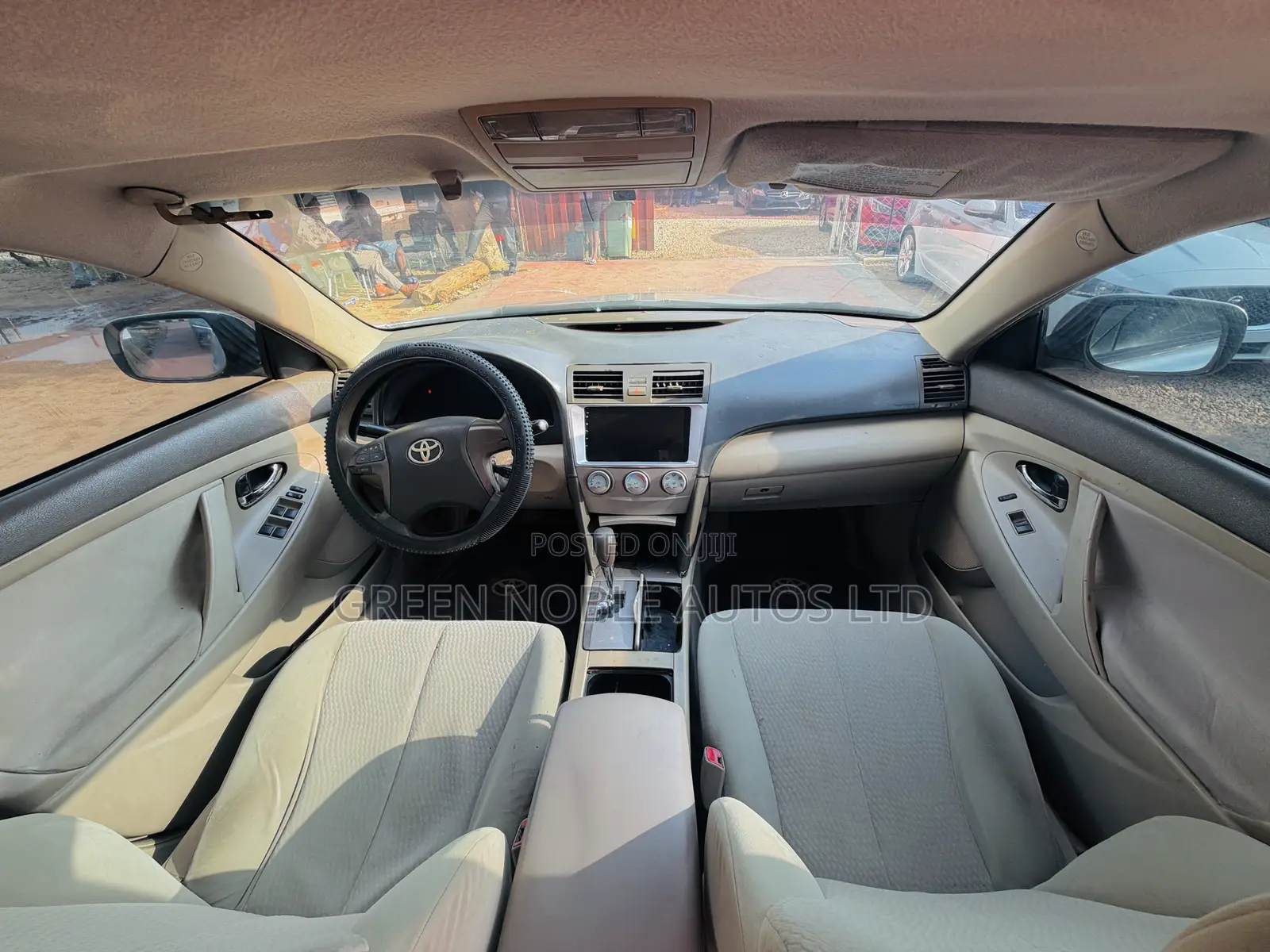 Toyota Camry LE 4dr Sedan (2.5L 4cyl 6AM) 2010 Silver