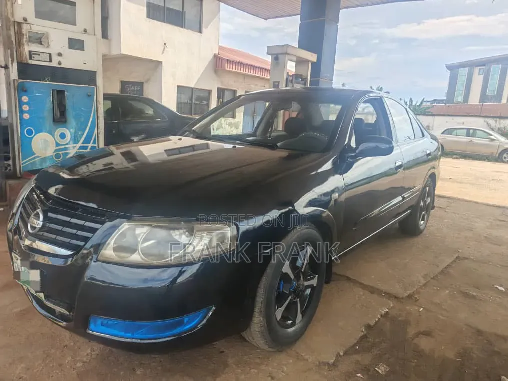 Nissan Sunny 2005 Black