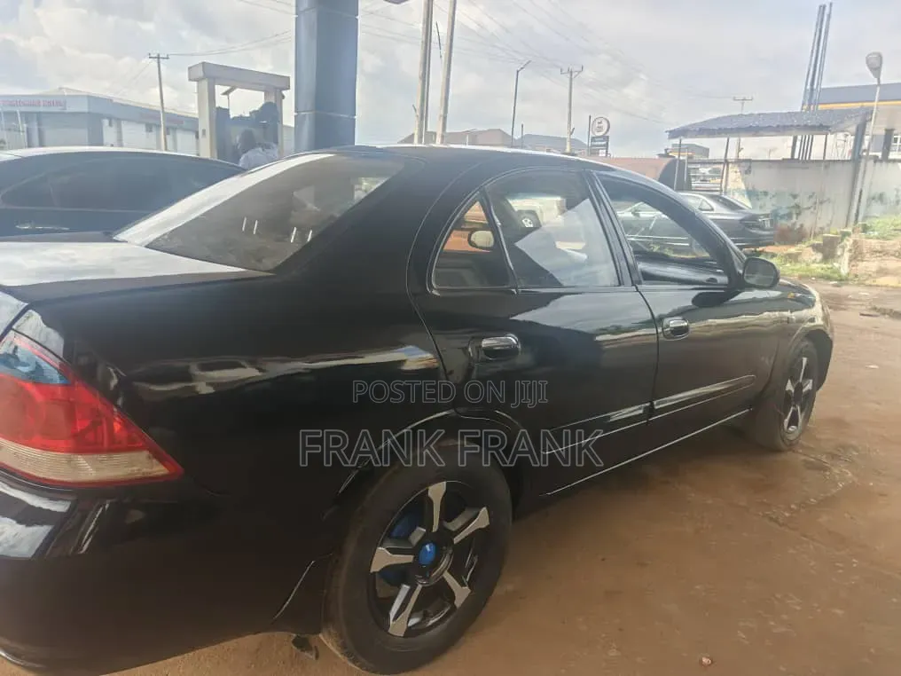 Nissan Sunny 2005 Black