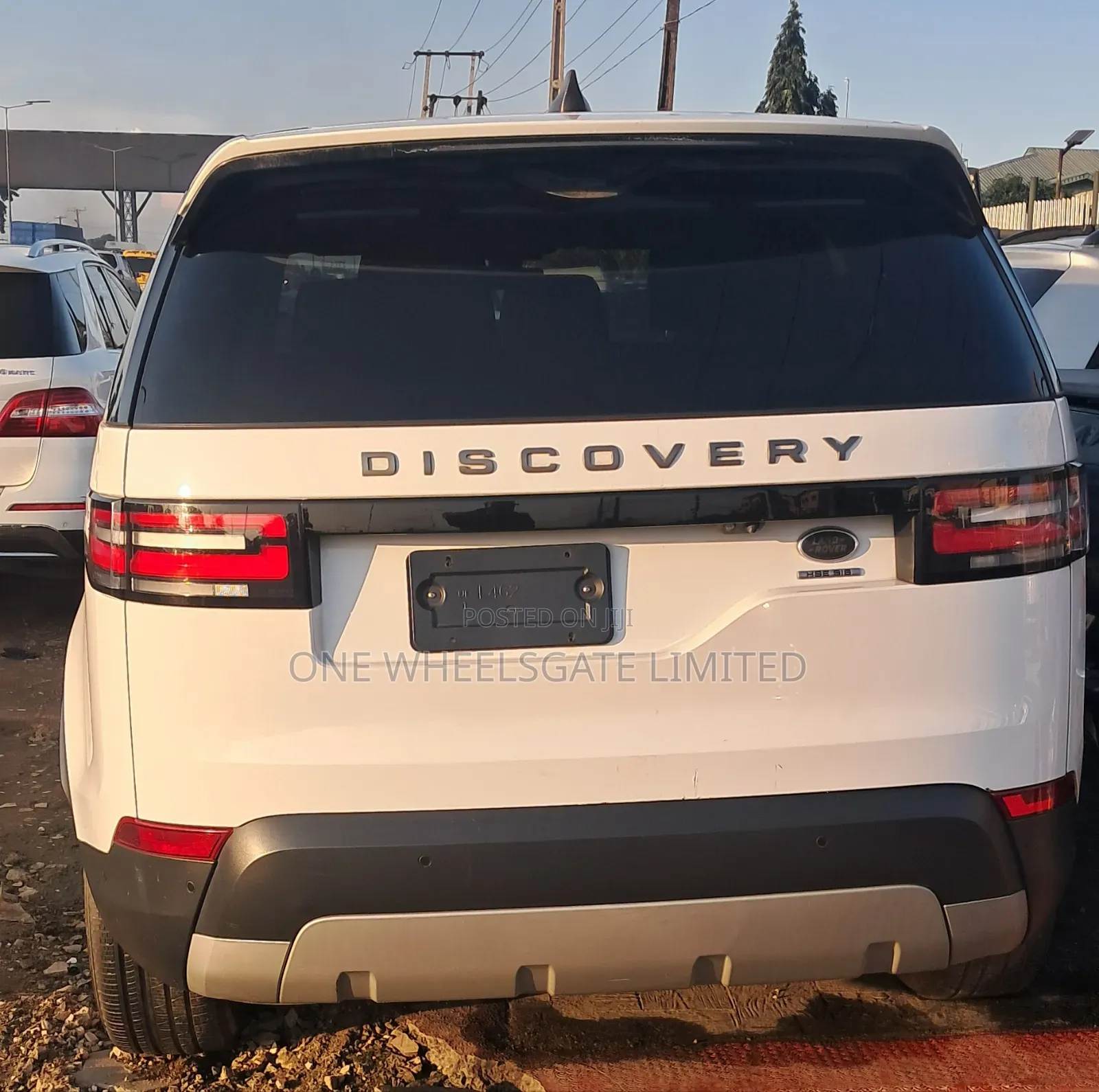 Land Rover Discovery 2018 White