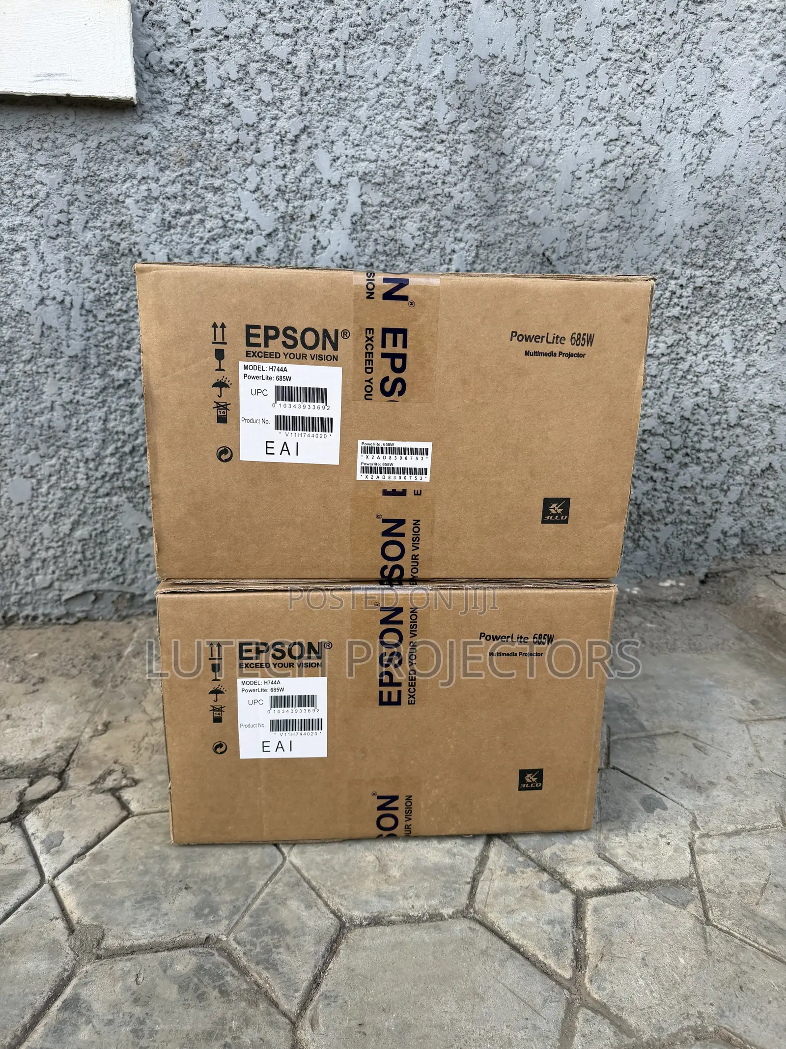 Epson EB-685W Wide-Screen Projector for Classrooms, Offices & Events