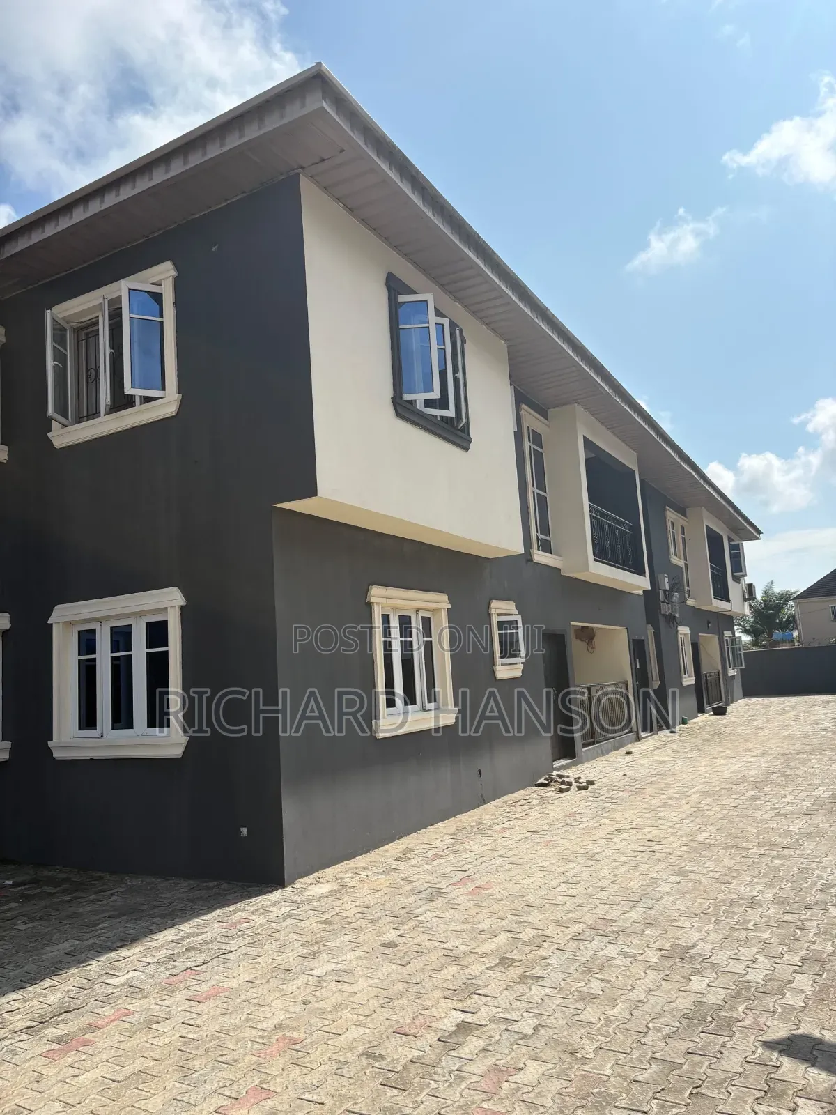 2bdrm Apartment in New Road, Awoyaya for rent