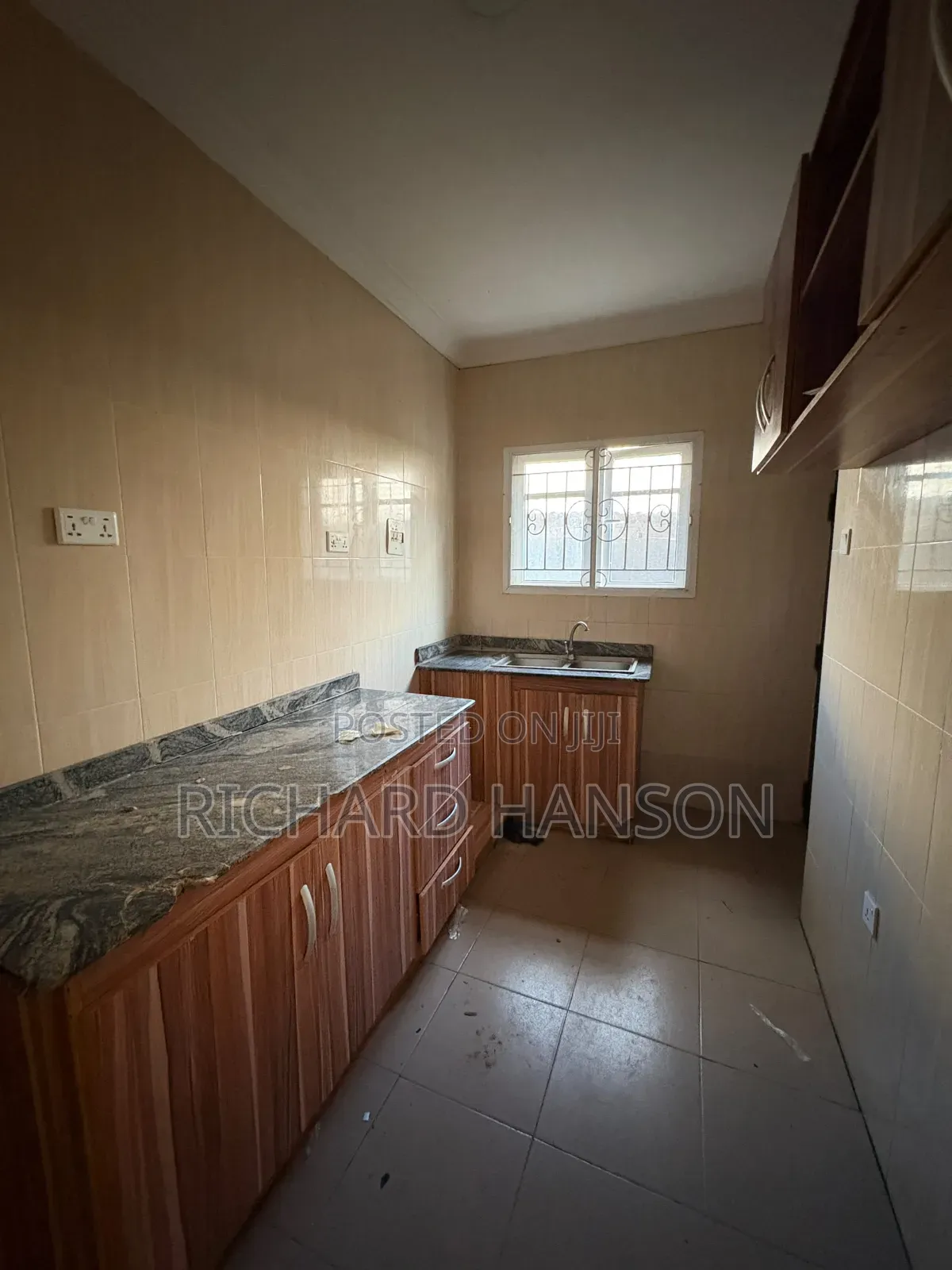 2bdrm Apartment in New Road, Awoyaya for rent