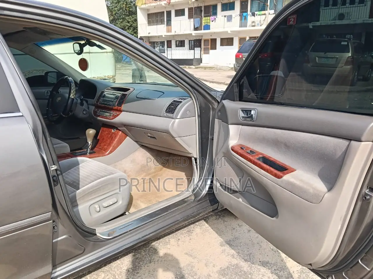 Toyota Camry 2005 Gray