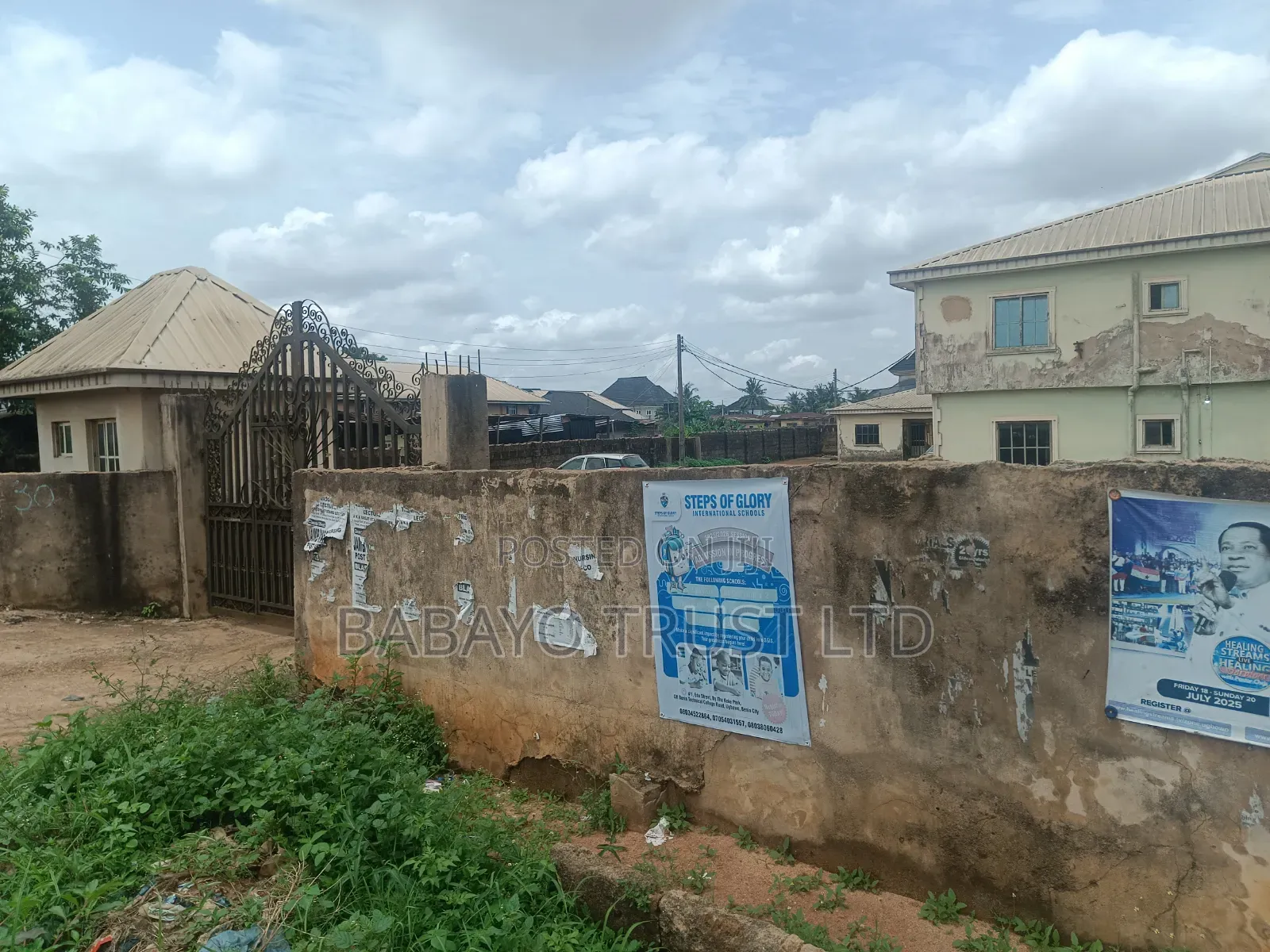18bdrm Block of Flats in Ikota for sale