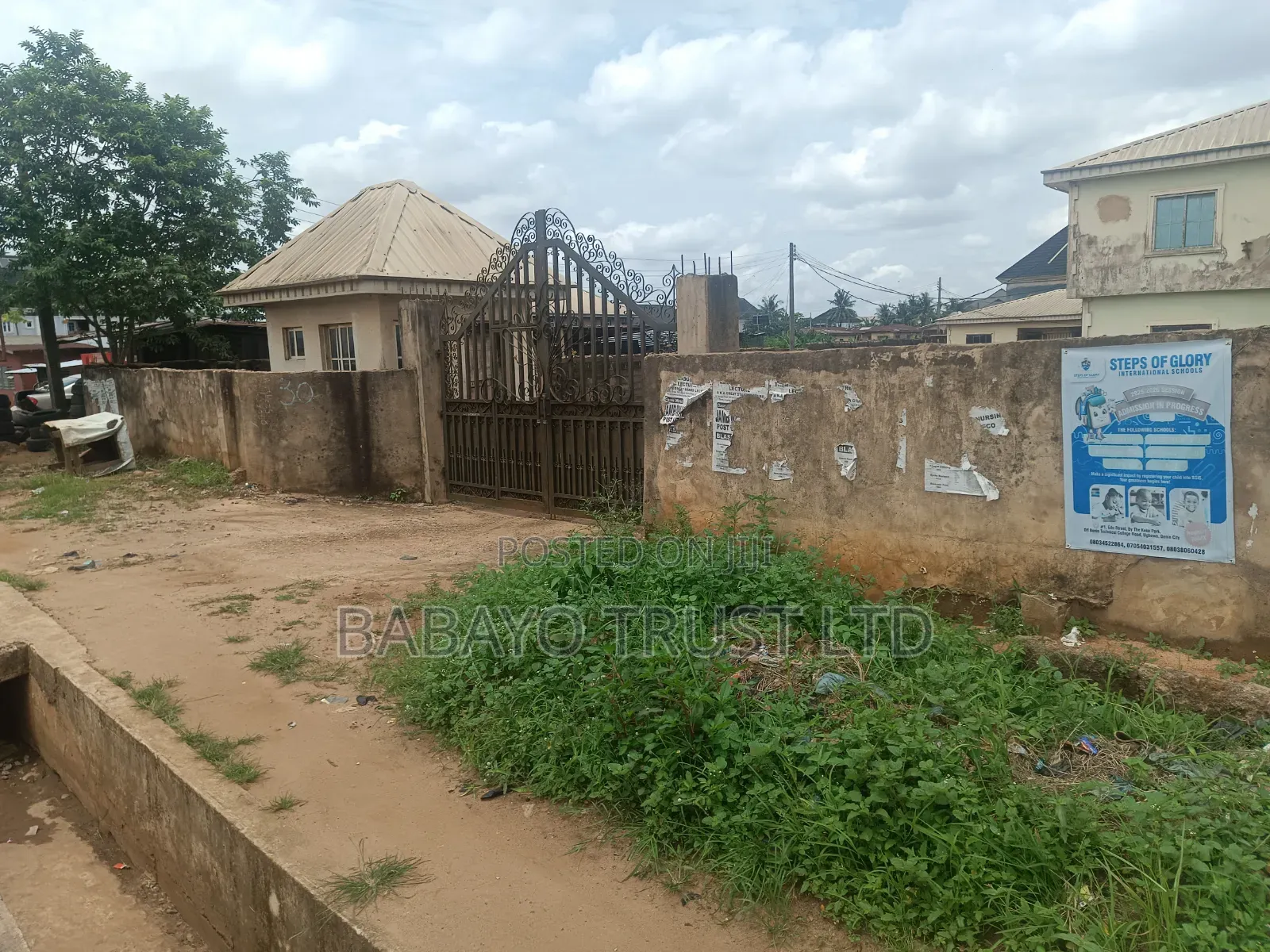 18bdrm Block of Flats in Ikota for sale