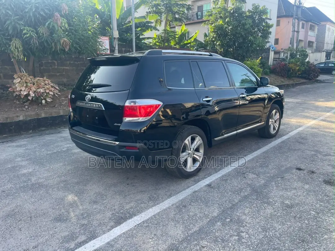 Toyota Highlander Limited 3.5l 4WD 2013 Black