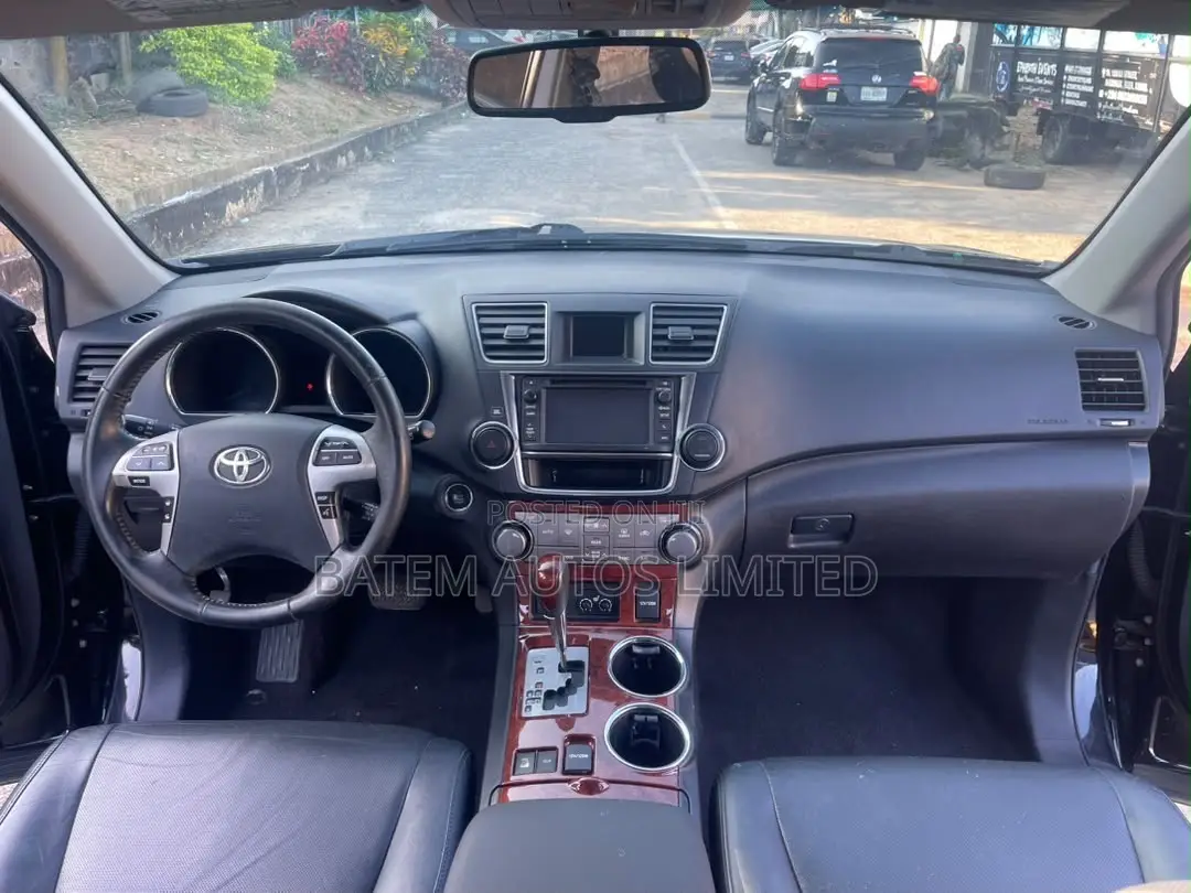 Toyota Highlander Limited 3.5l 4WD 2013 Black