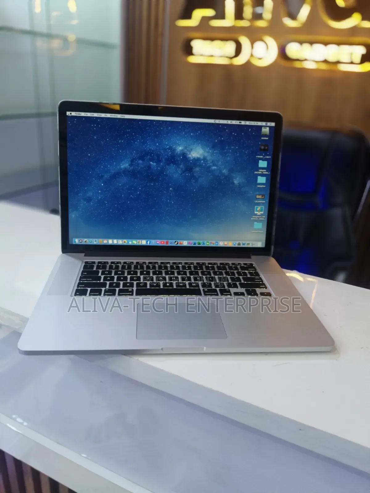 Laptop Apple MacBook Pro 2015 16GB Intel Core i7 SSD 512GB