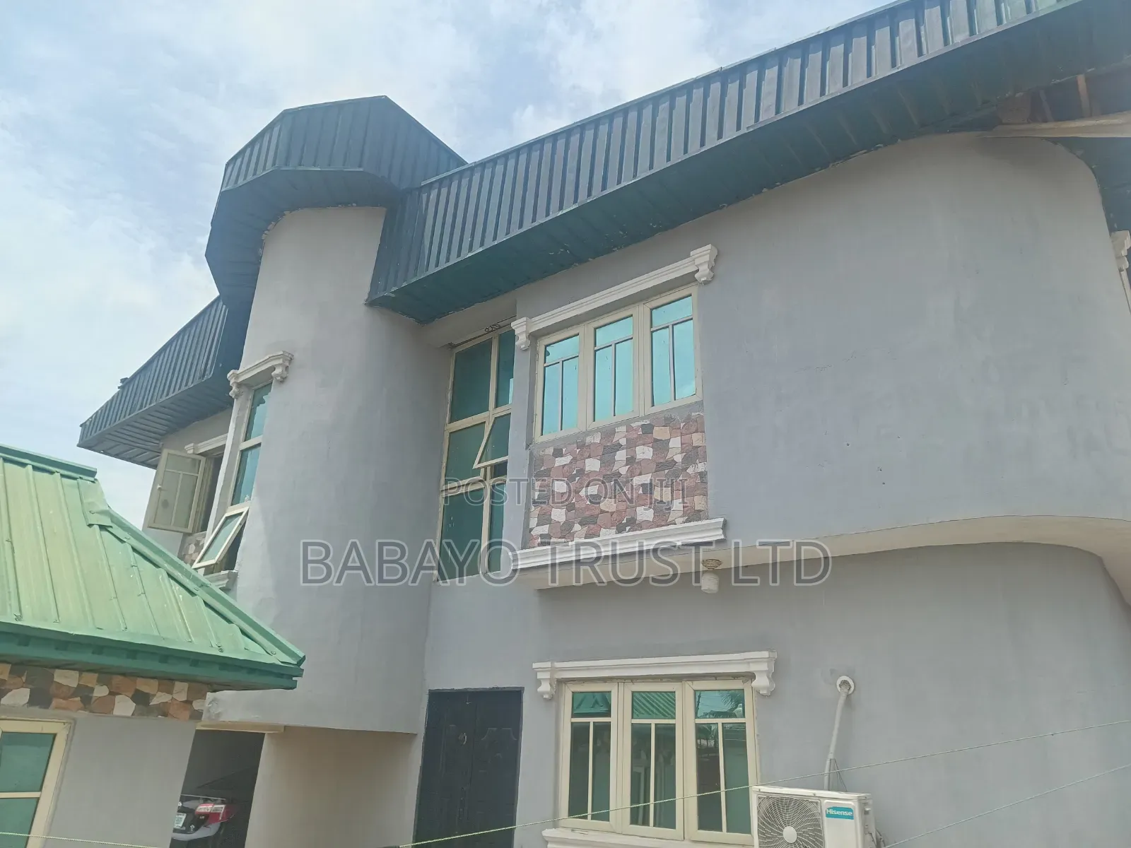 18bdrm Block of Flats in Ikota for sale