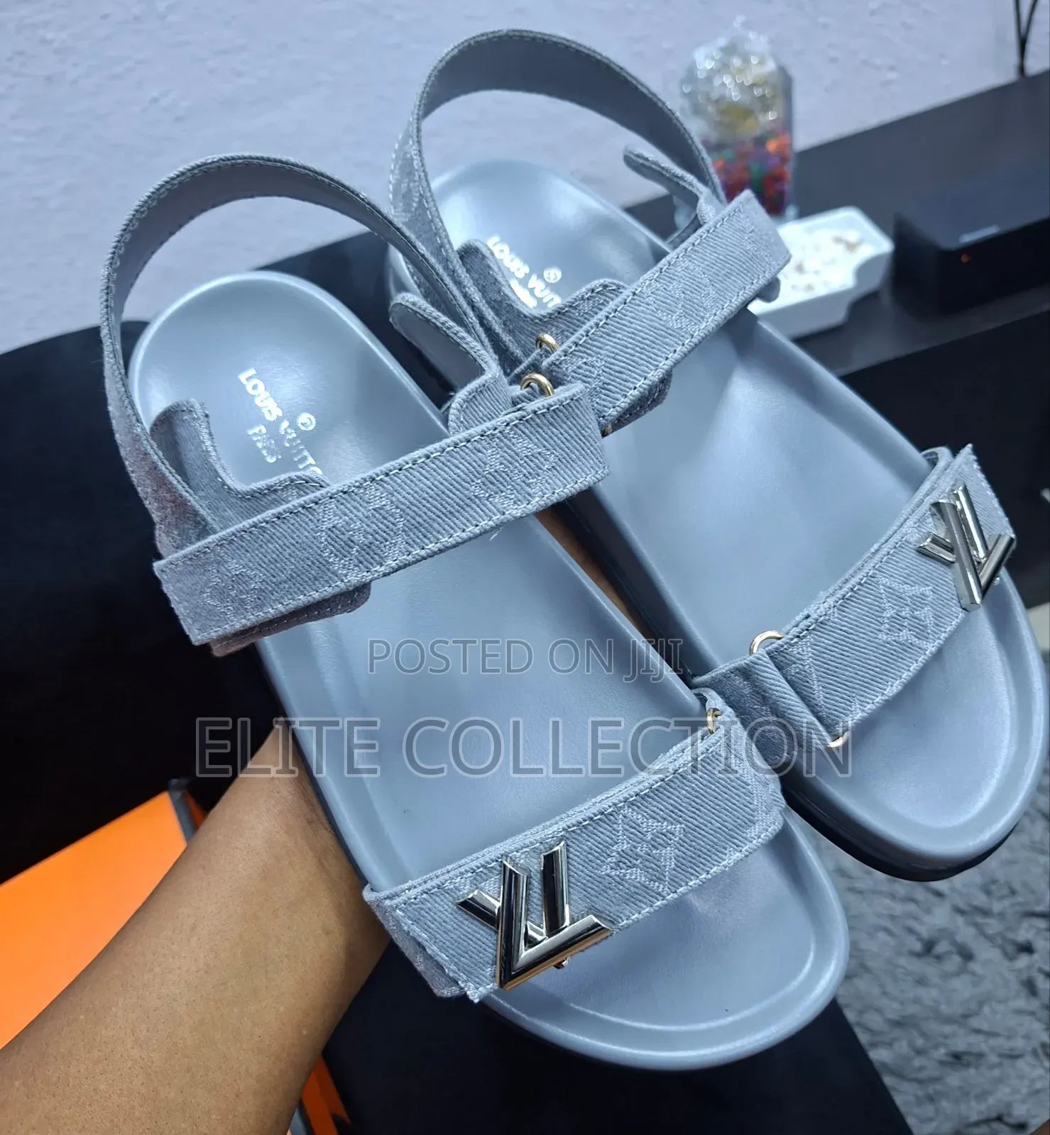 Louis Vuitton  Slide
 *Size 37 to 42
Fully Luxury Boxed