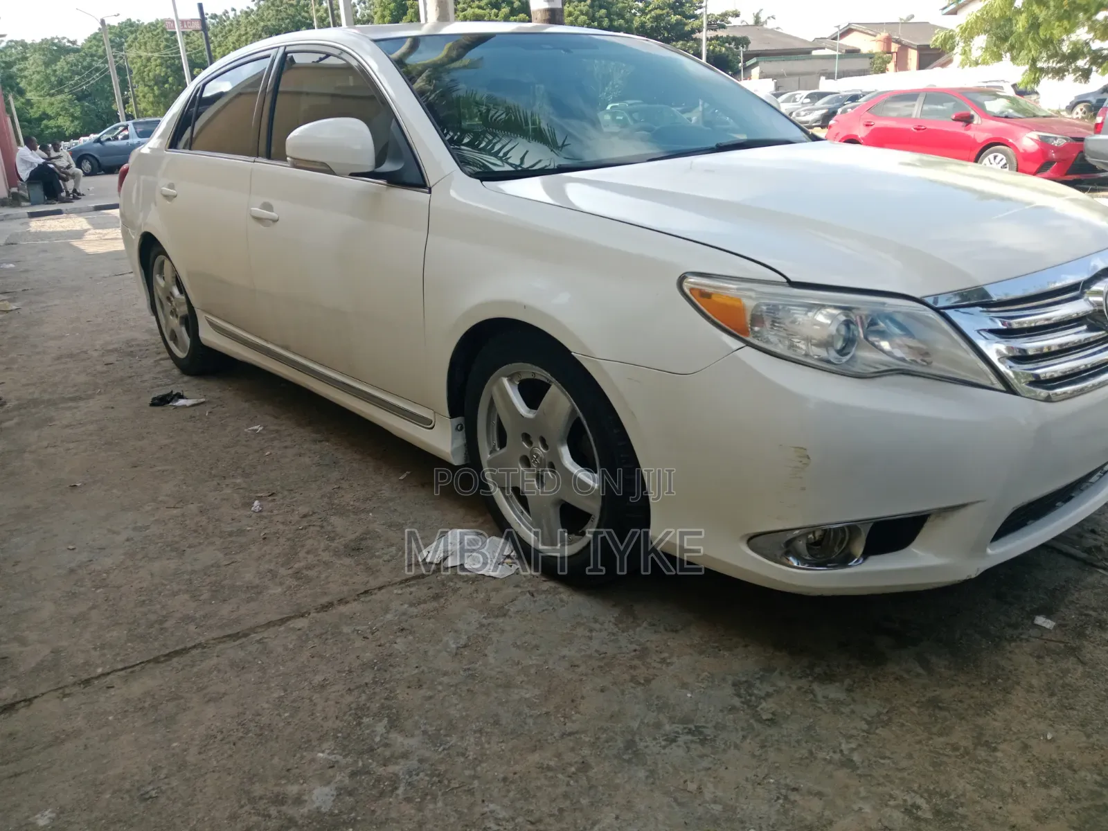 Toyota Avalon 2010 White