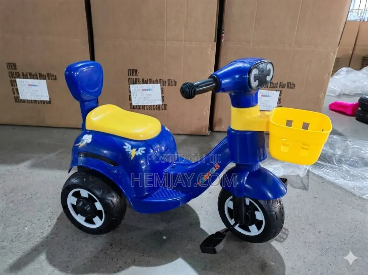 Kids Mini Scooter Tricycle With Music and Light (Ages 1-4) UNIESEX