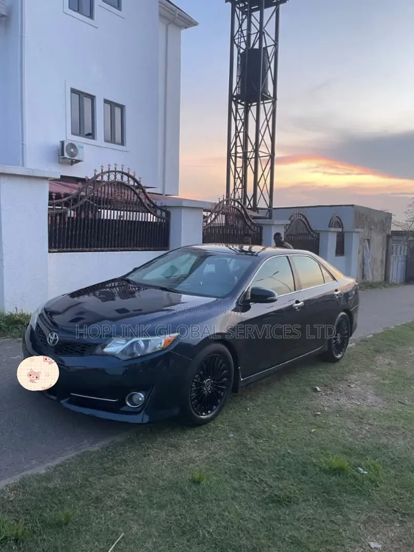 Toyota Camry 2012 Gray