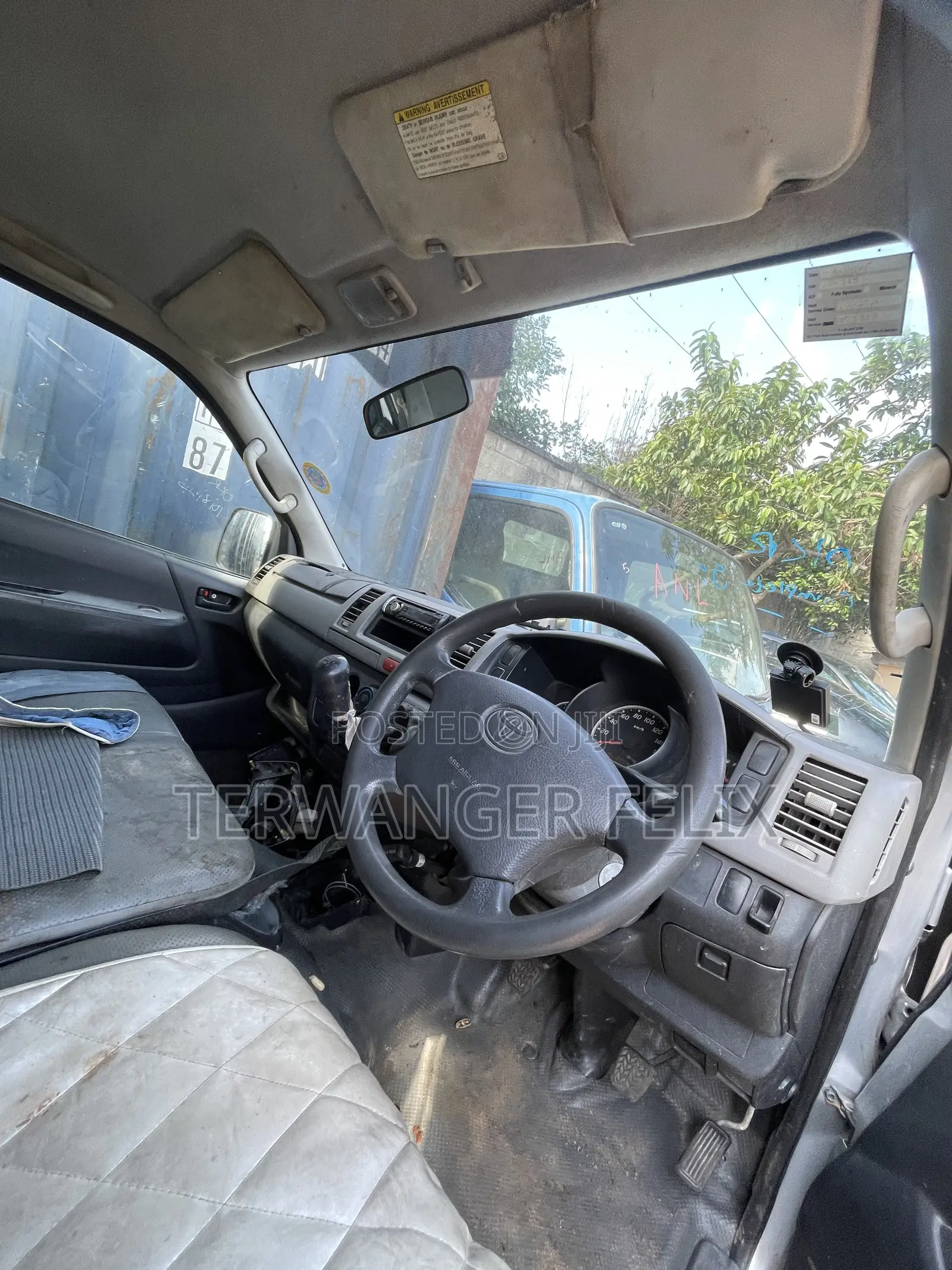 Toyota HiAce 2002 Silver