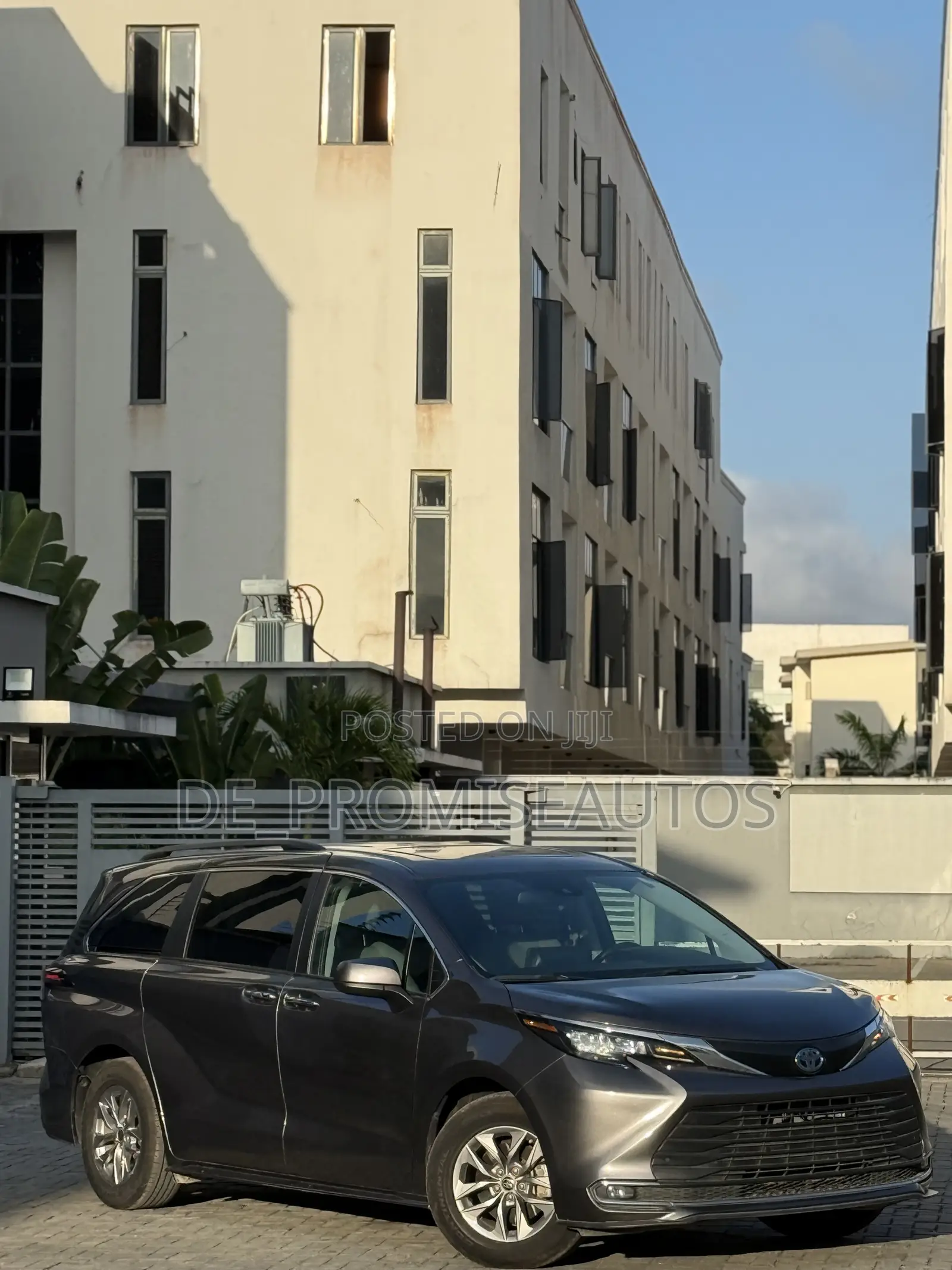 Toyota Sienna 2024 Gray