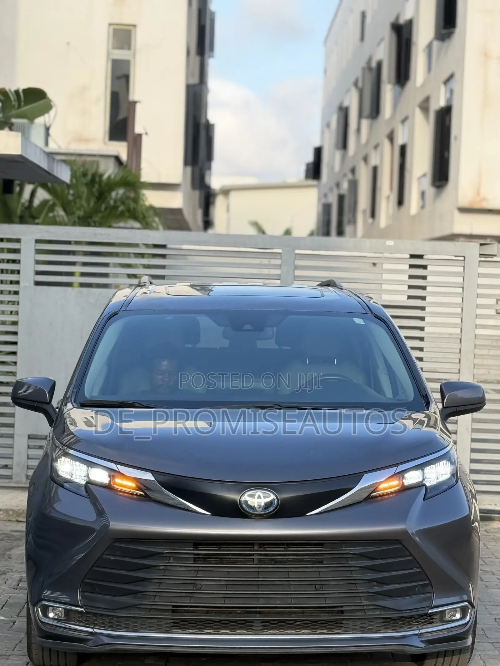 Toyota Sienna 2024 Gray