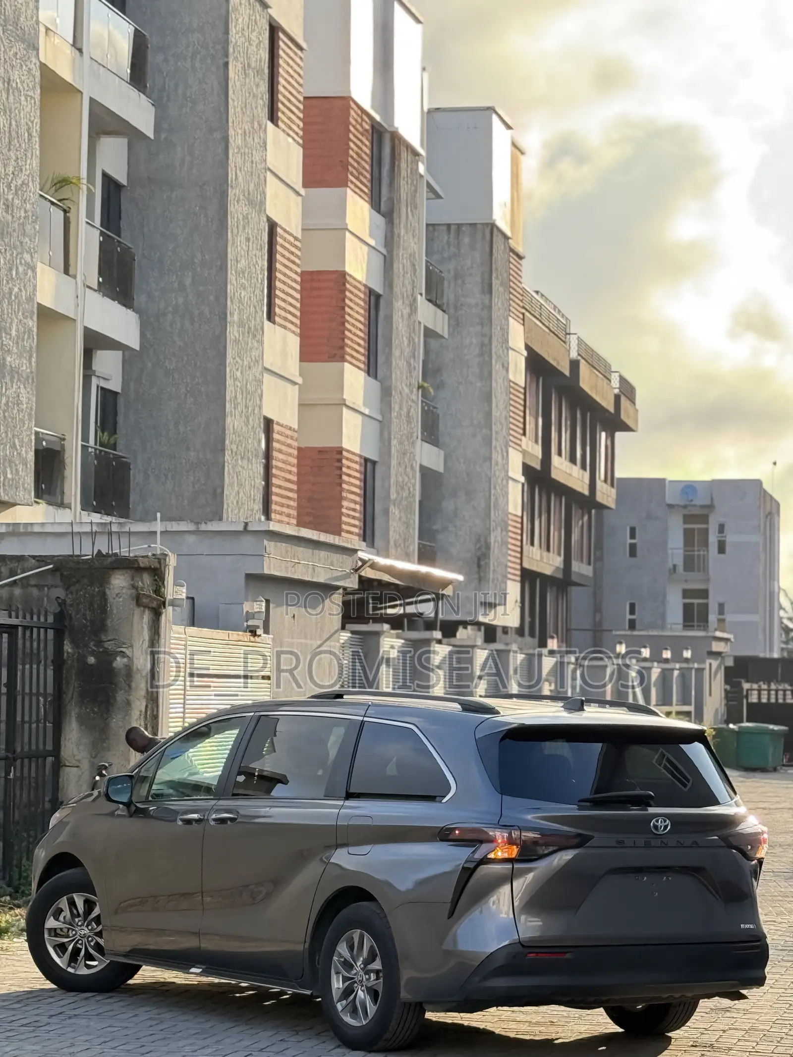 Toyota Sienna 2024 Gray