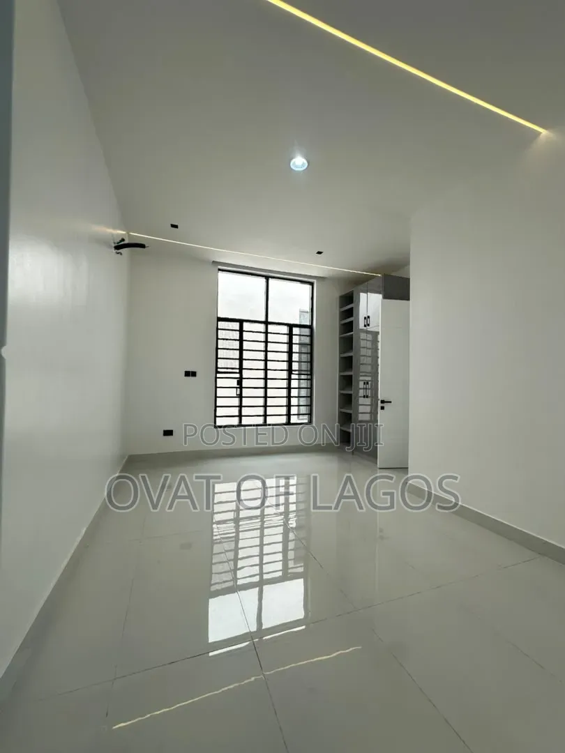 5bdrm Duplex in Orchid, Lekki Expressway for sale