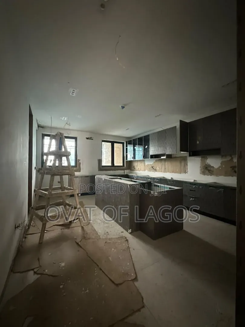 5bdrm Maisonette in Ikoyi for sale