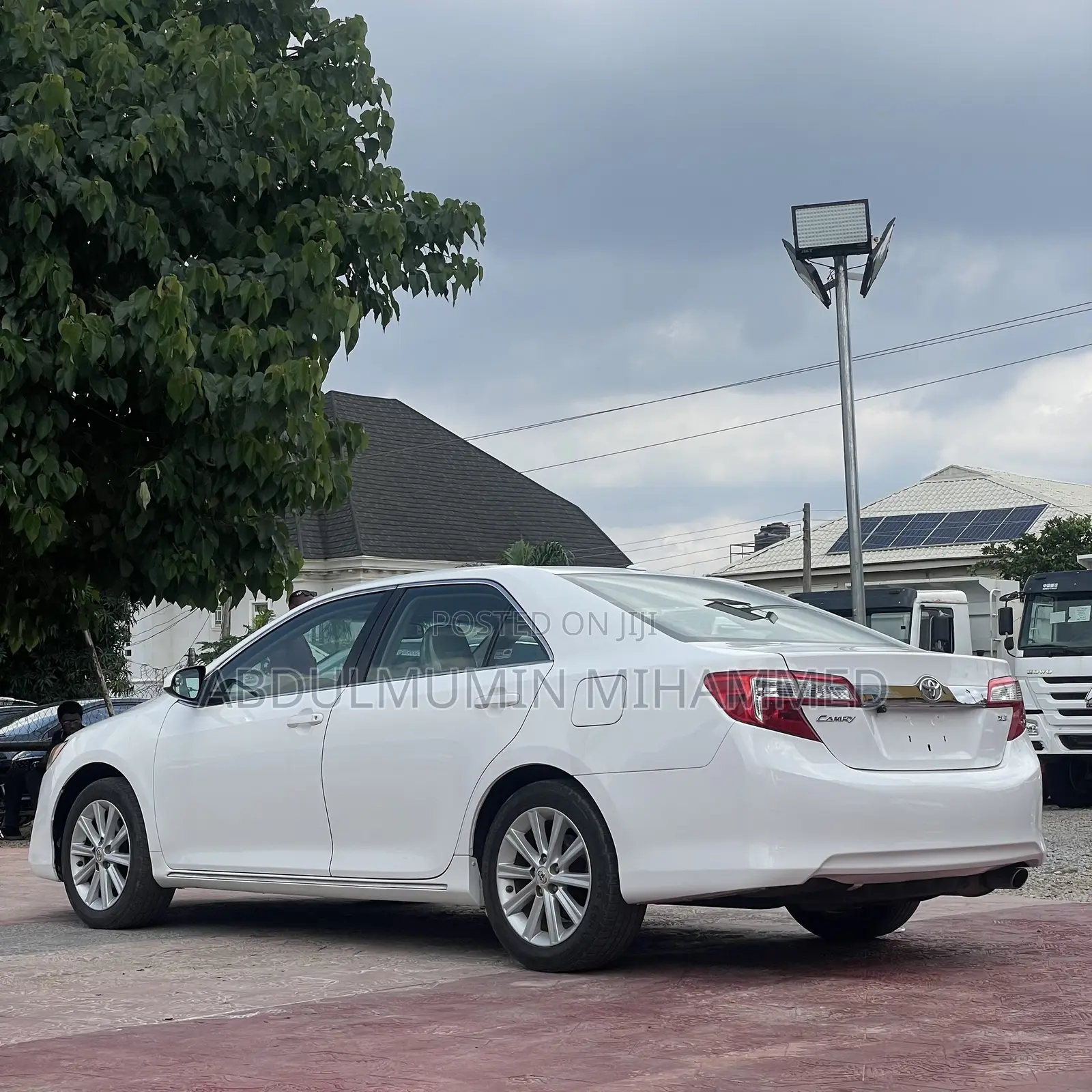 Toyota Camry XLE 4dr Sedan (2.5L 4cyl 6A) 2012 White