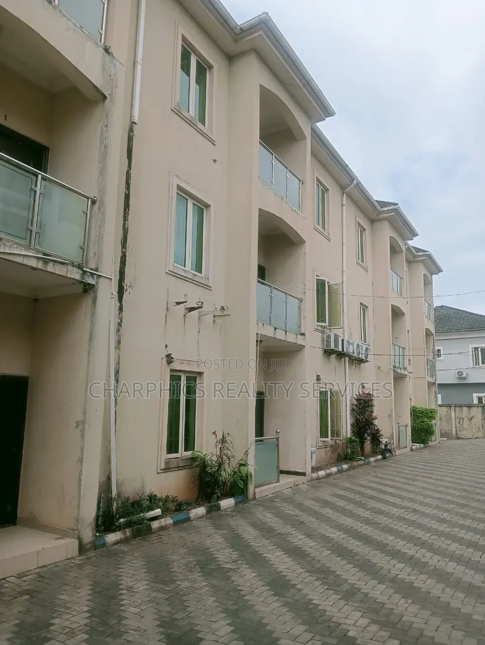 5bdrm Duplex in GRA Phase 1 for rent