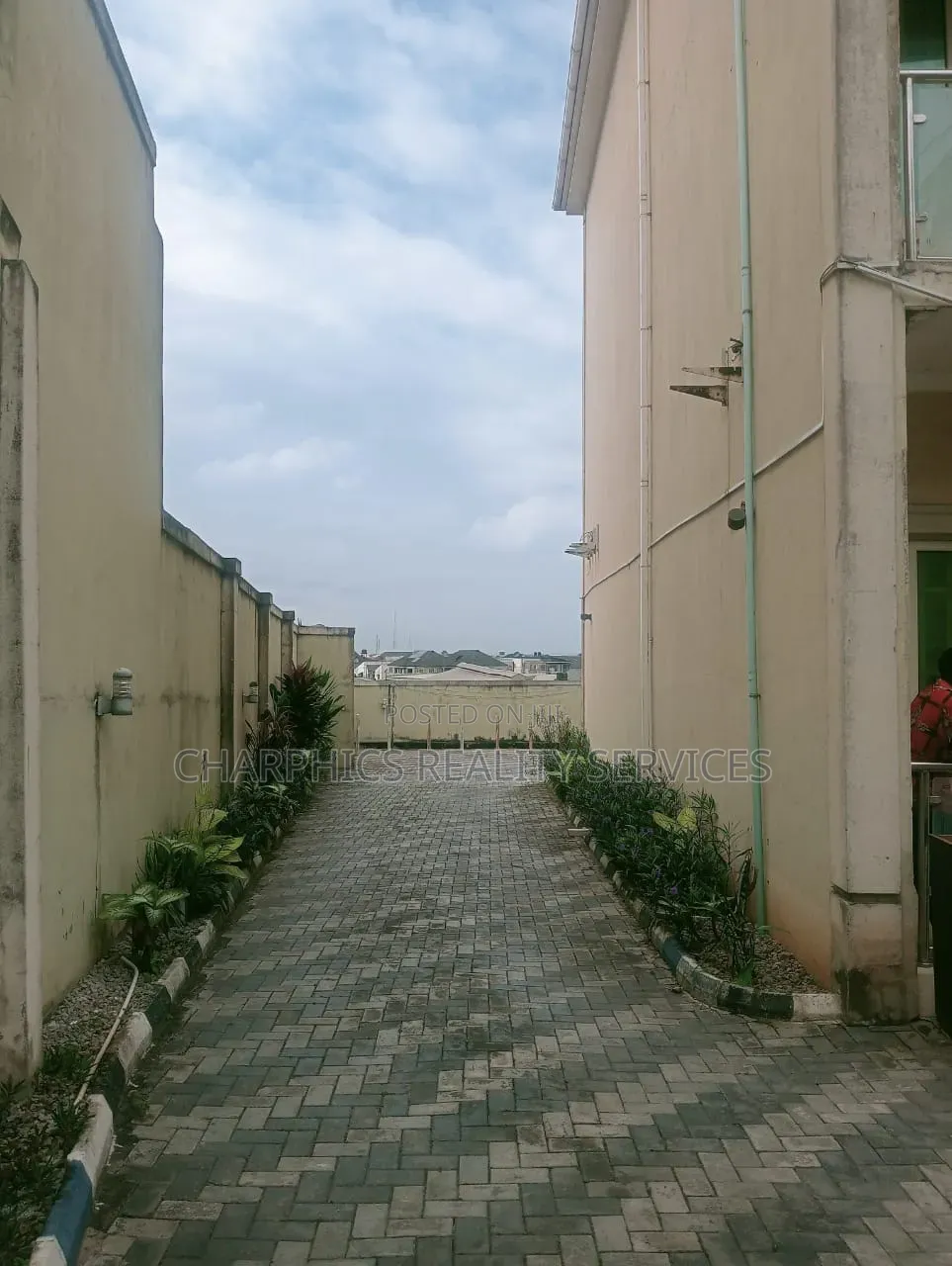5bdrm Duplex in GRA Phase 1 for rent