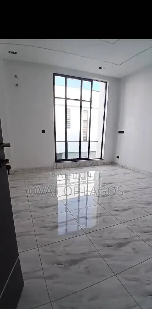 3bdrm Duplex in Ikota for rent