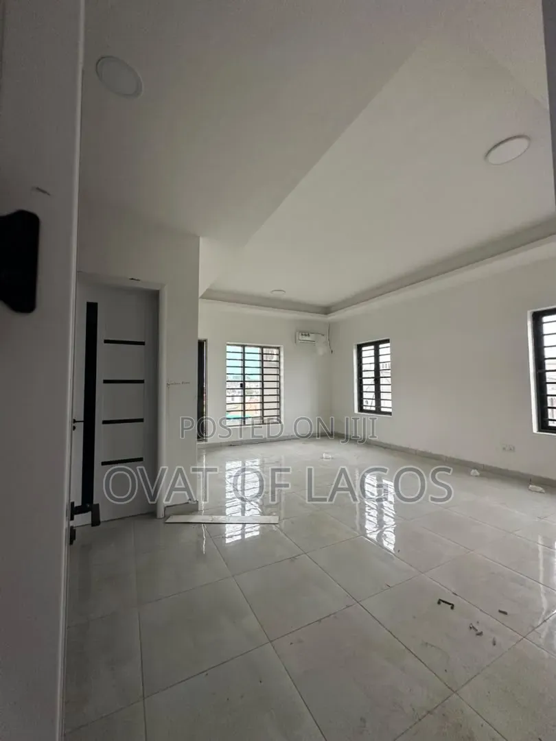 4bdrm Duplex in Victoria Island for sale