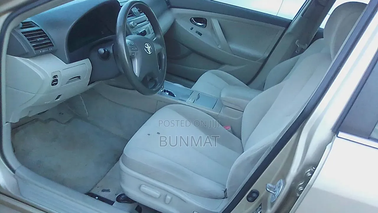 Toyota Camry 2010 Gold