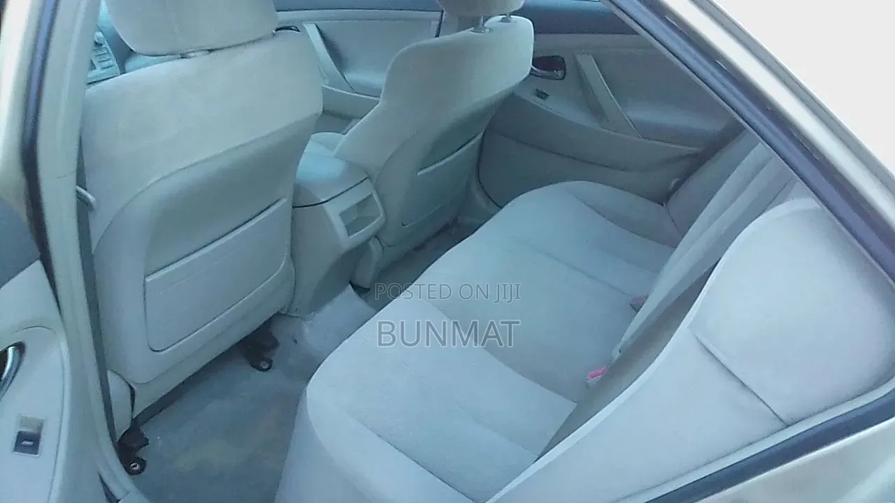 Toyota Camry 2010 Gold