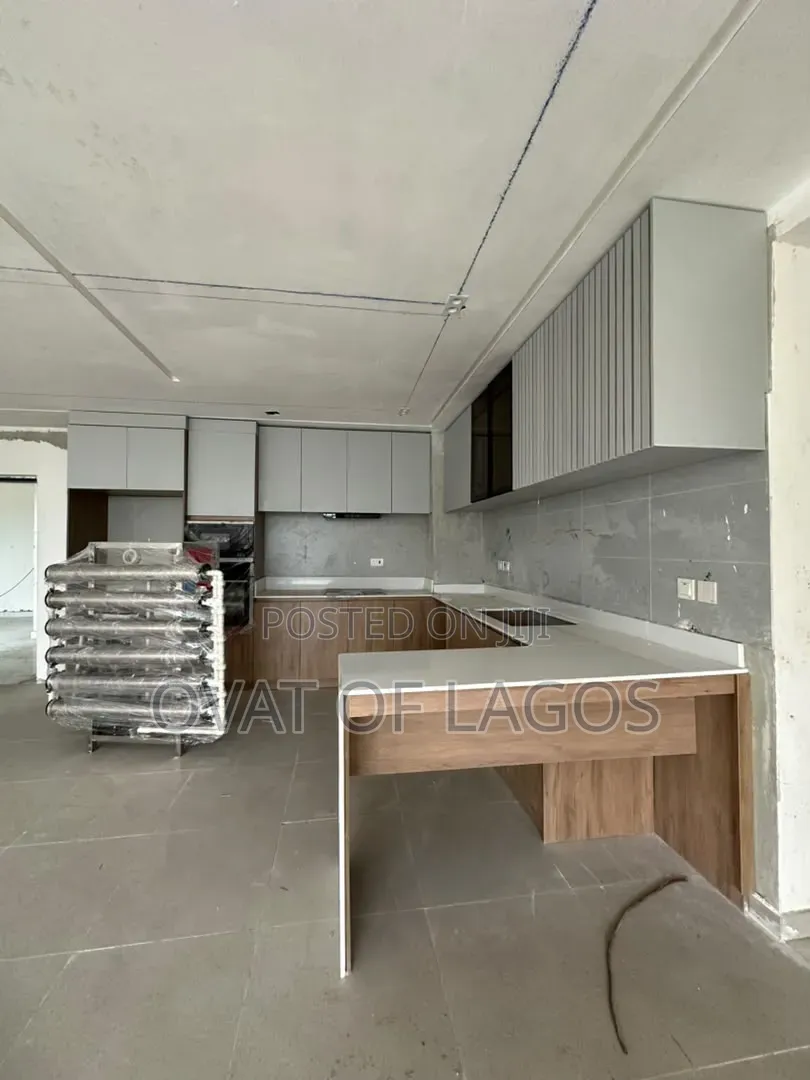 2bdrm Apartment in Victoria Island for sale