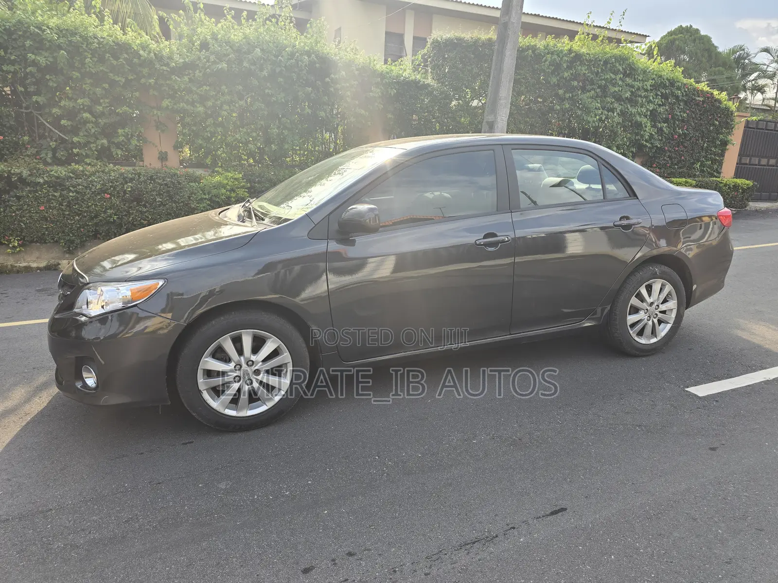 Toyota Corolla XLE 4dr Sedan (1.8L 4cyl 4A) 2009 Gray