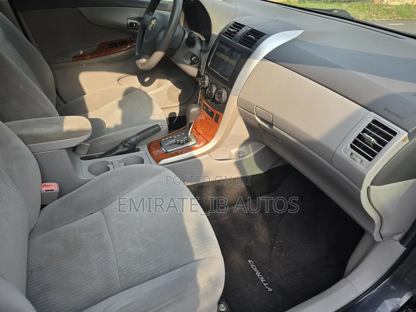 Toyota Corolla XLE 4dr Sedan (1.8L 4cyl 4A) 2009 Gray