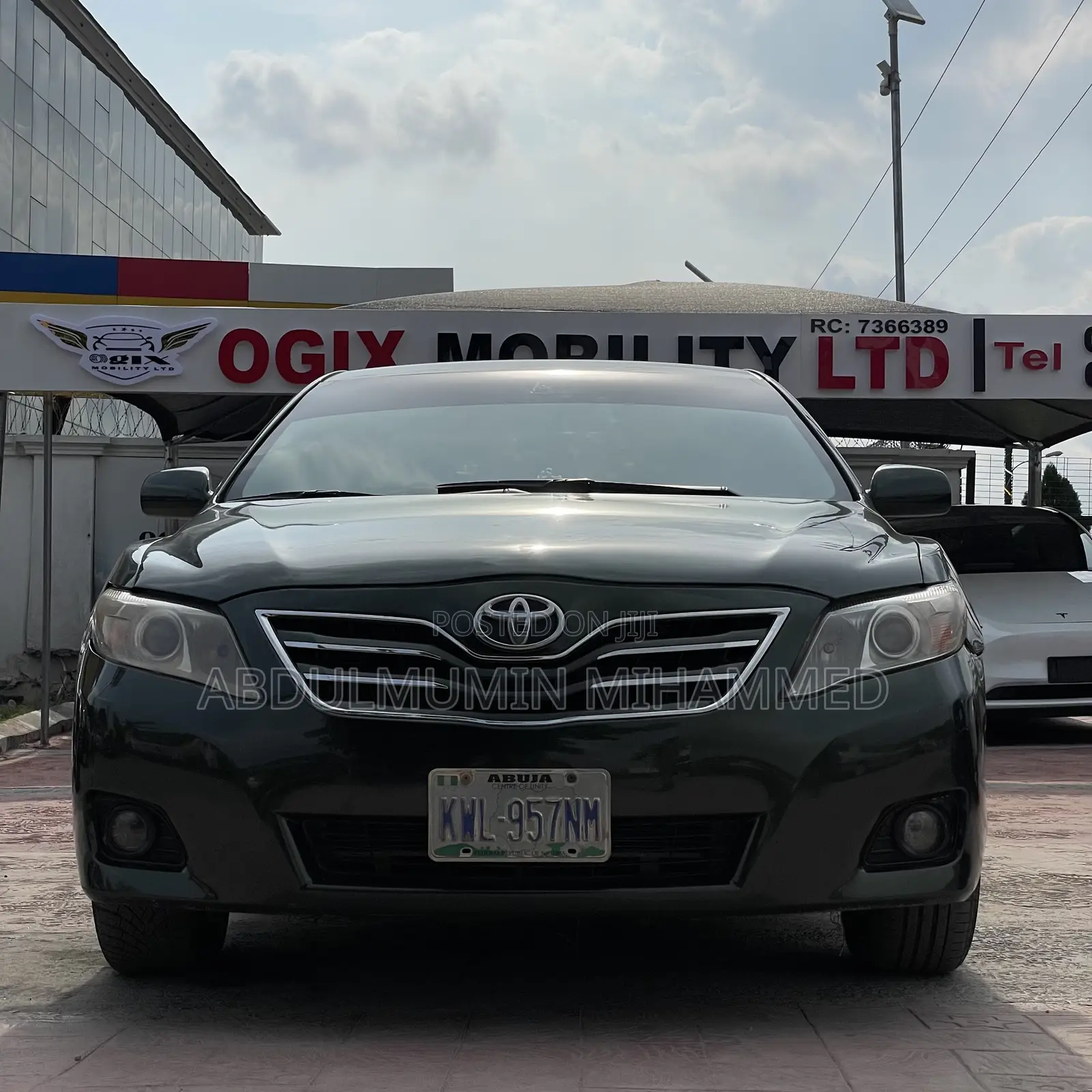 Toyota Camry LE 4dr Sedan (2.5L 4cyl 6AM) 2010