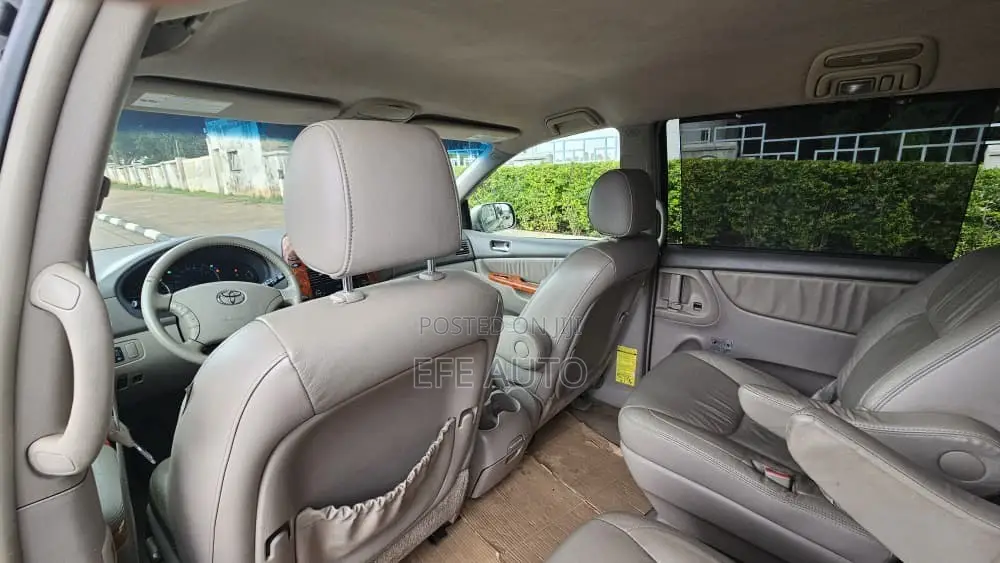 Toyota Sienna XLE AWD 2006 Gold