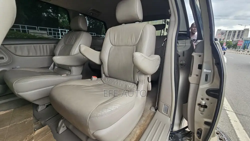 Toyota Sienna XLE AWD 2006 Gold
