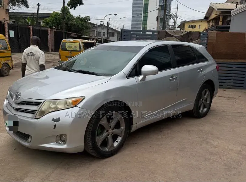 Toyota Venza 2011 Silver