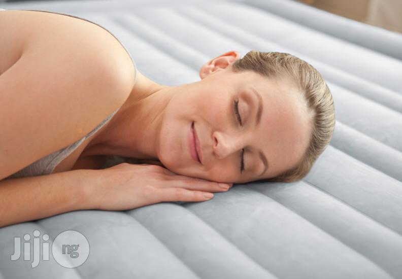 22in Queen Dura-Beam Comfort-Plush High Rise Airbed and Pump
