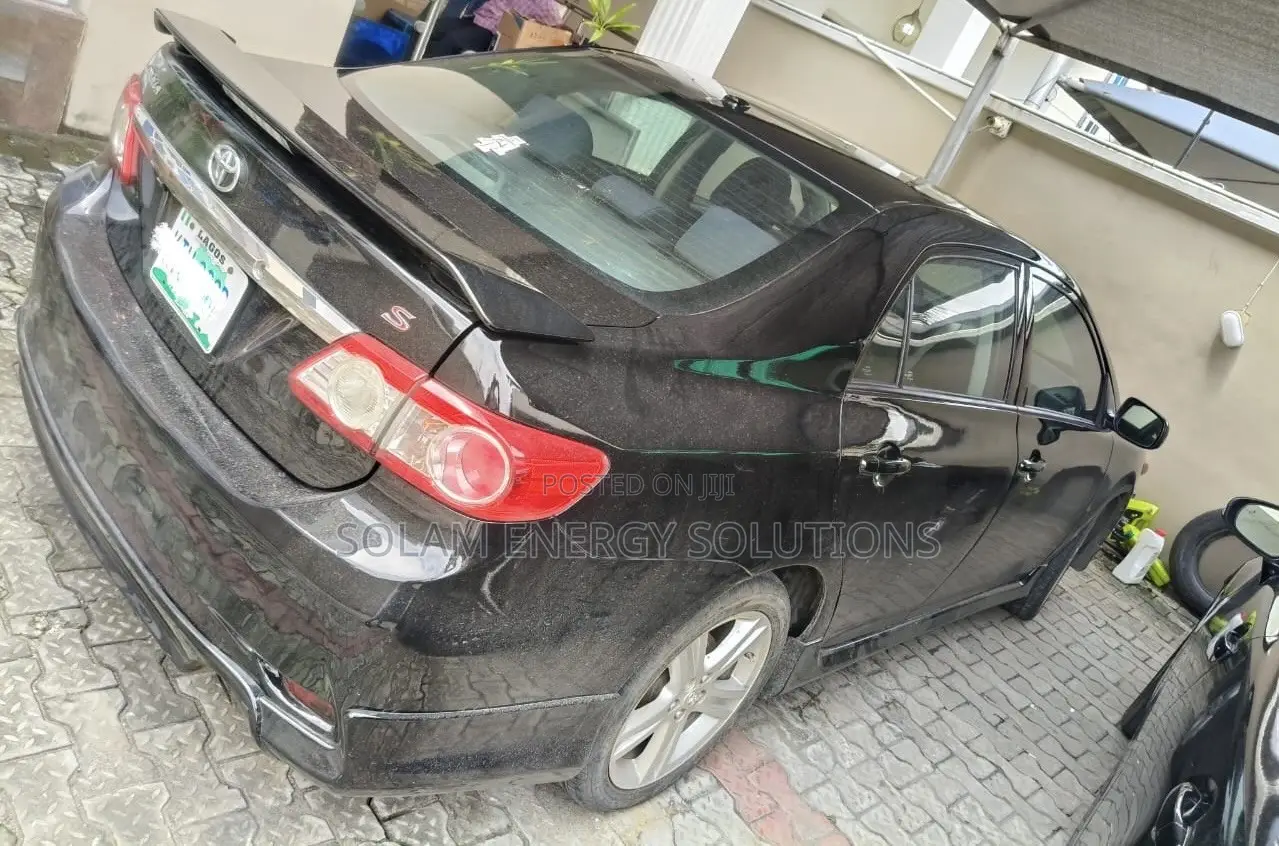 Toyota Corolla 2012 Black