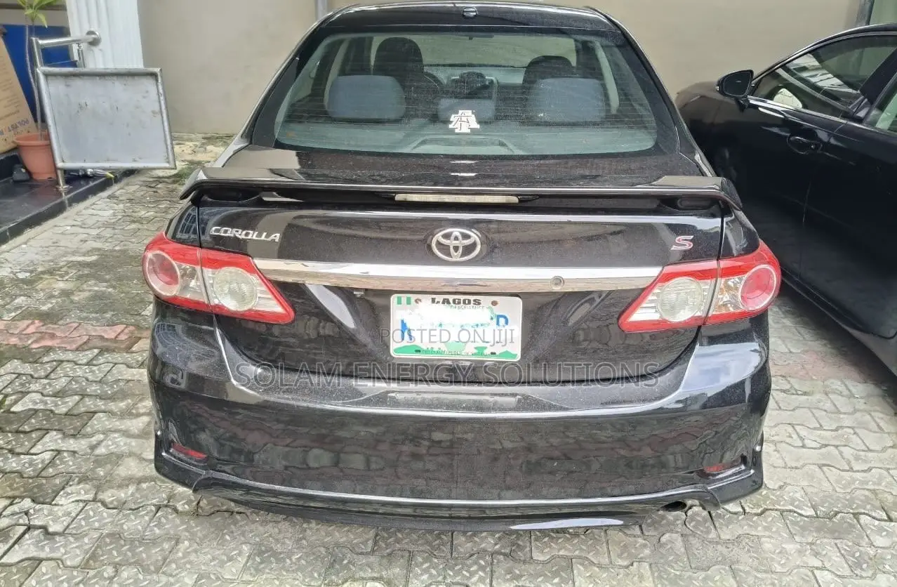 Toyota Corolla 2012 Black