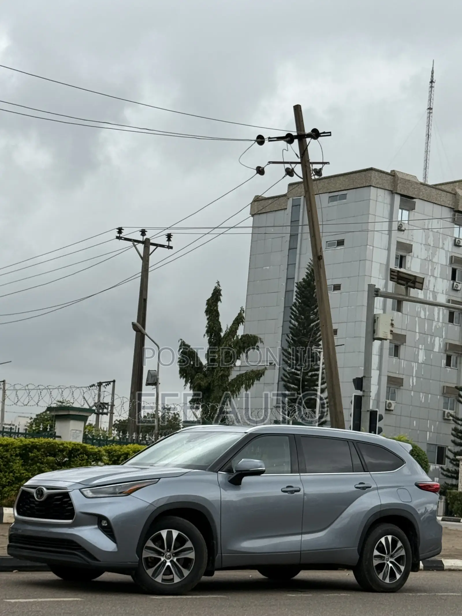 Toyota Highlander XLE 2021 Blue