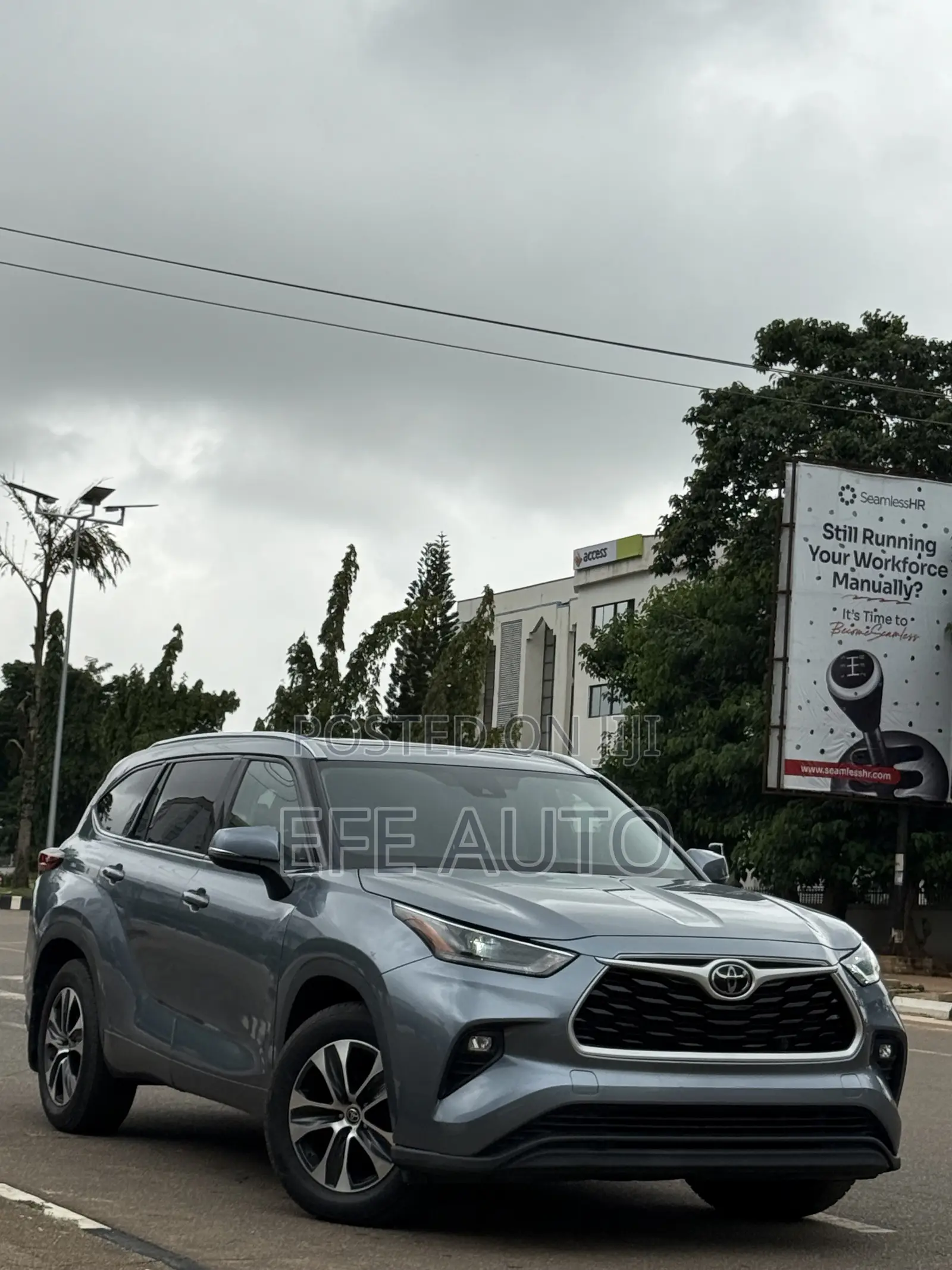Toyota Highlander XLE 2021 Blue