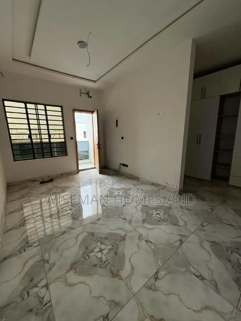 3bdrm Duplex in Lbs Adesanya Axis for rent