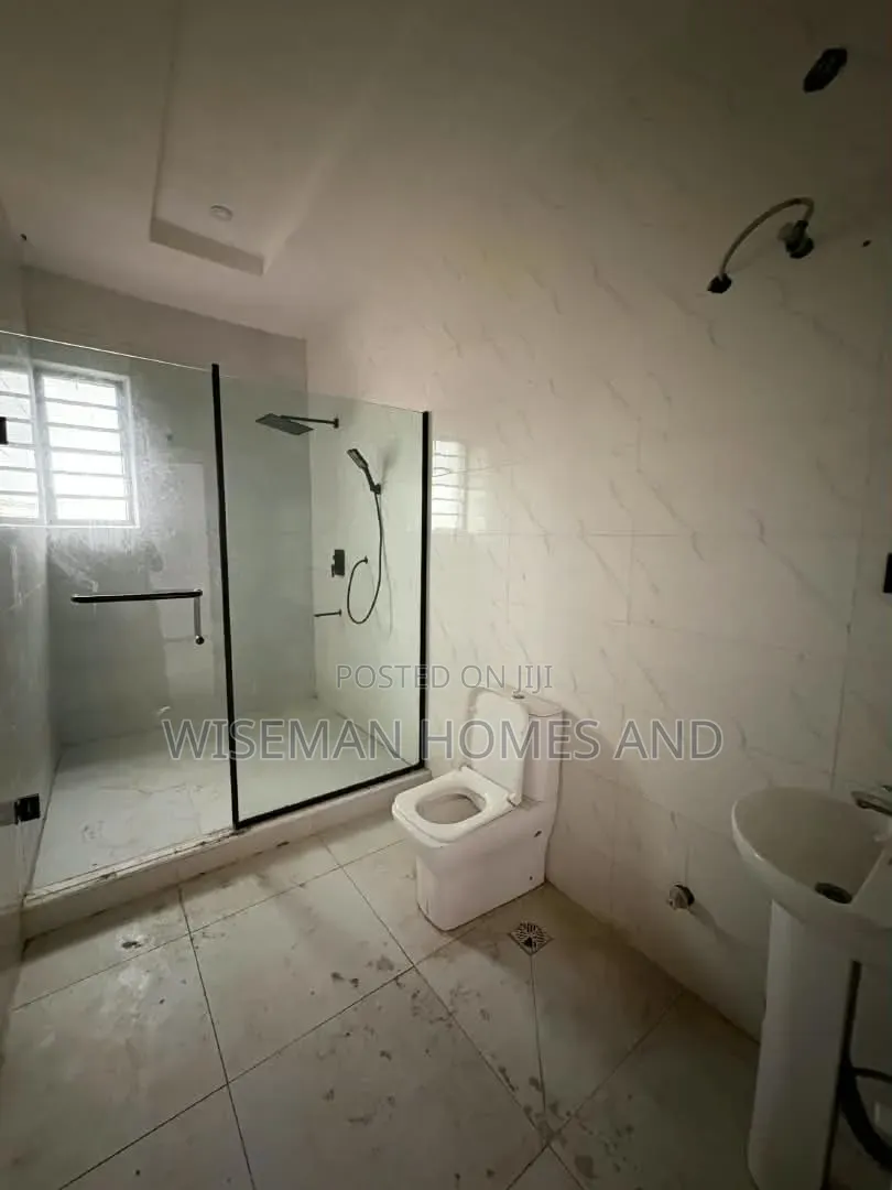 3bdrm Duplex in Lbs Adesanya Axis for rent