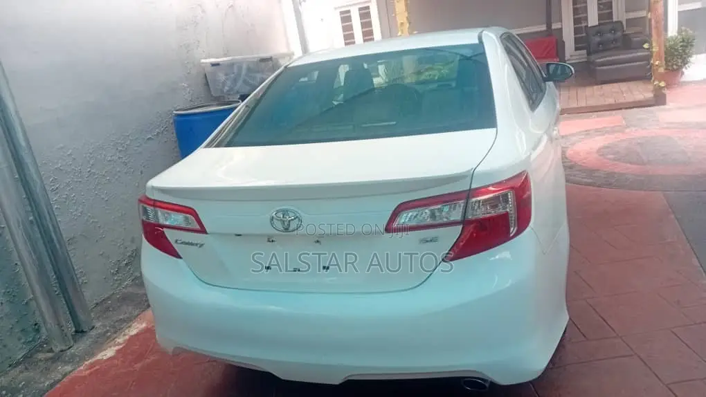 Toyota Camry SE Sport 4dr Sedan (2.5L 4cyl 6A) 2014 White